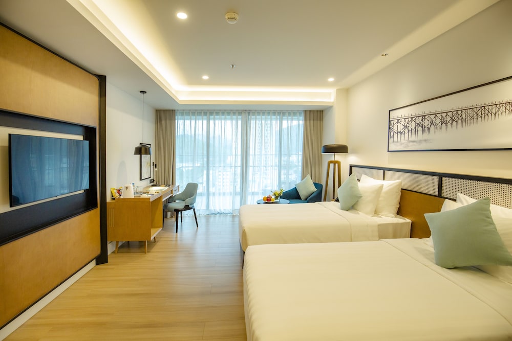 Deluxe Twin Room, City View - Photo 1