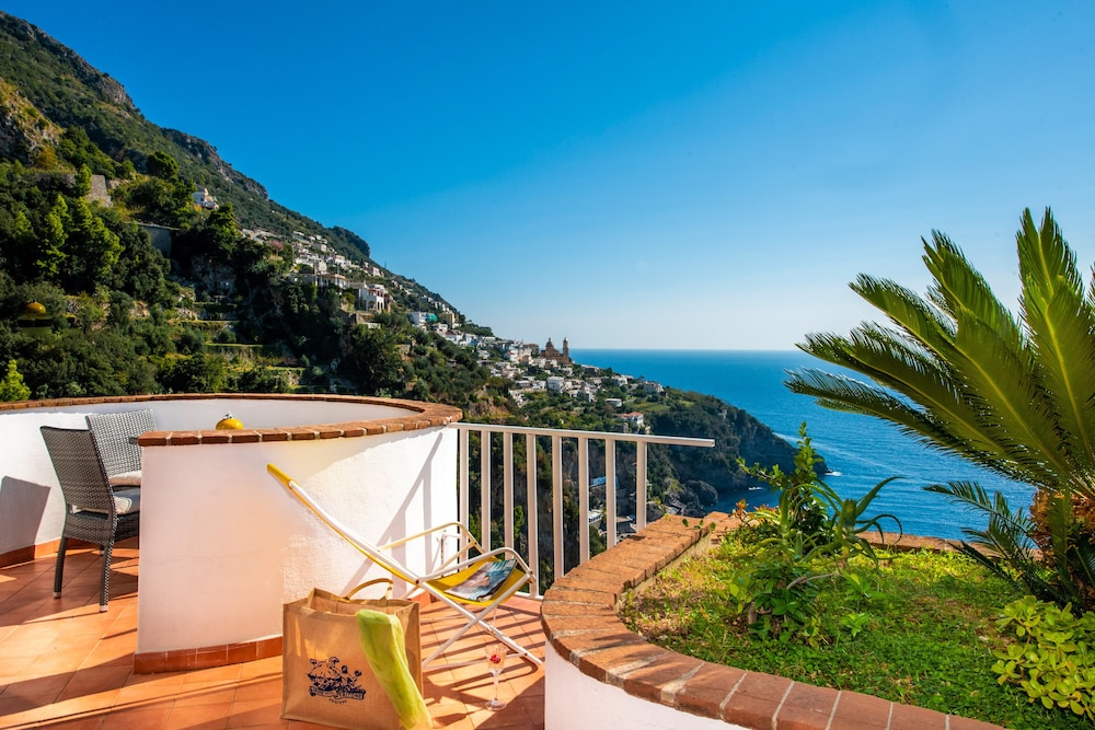 Deluxe Quadruple Room, Balcony, Sea View - Photo 5