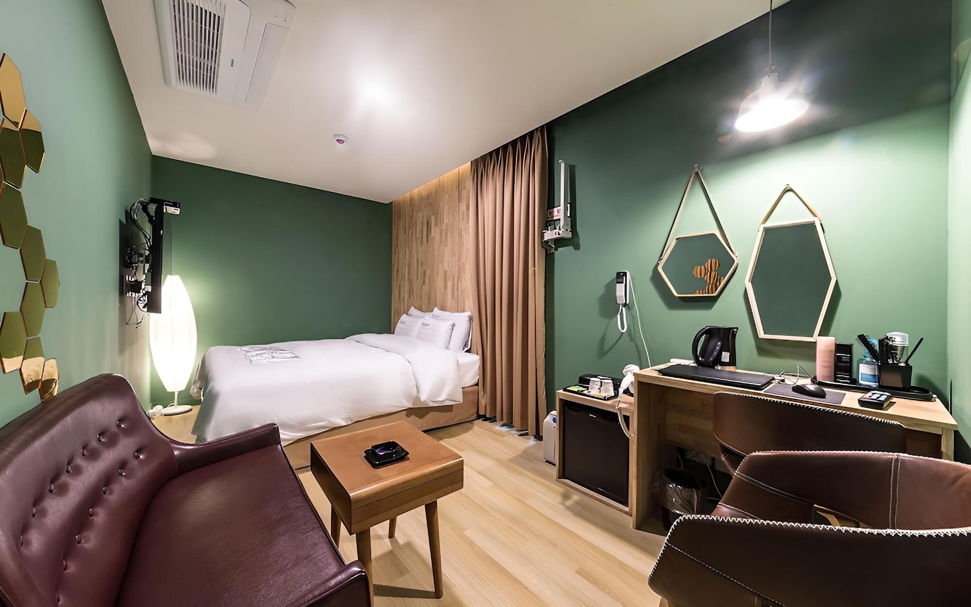Room (Superior Green (Green Light)) - Photo 1