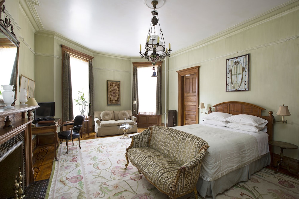 Luxury Suite, 1 Queen Bed photo 2