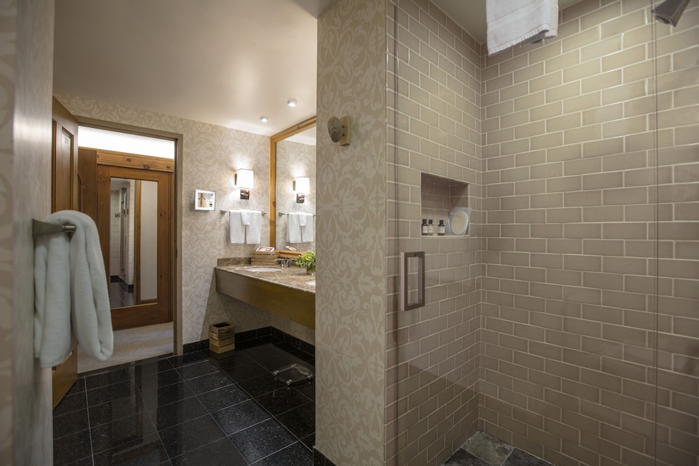 Suite (Highlands) - Photo 3