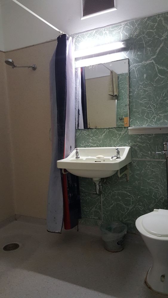 Shared Dormitory (6 Person, Mixed) photo 3