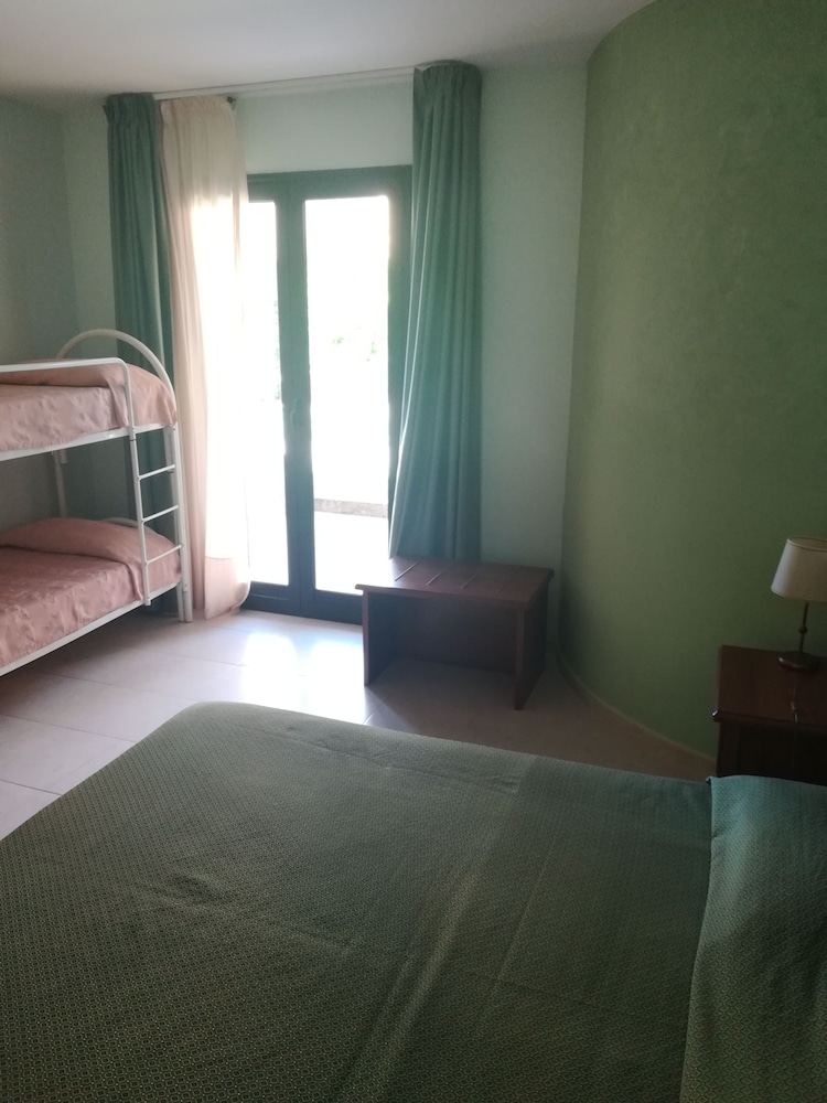 Quadruple Room photo 2