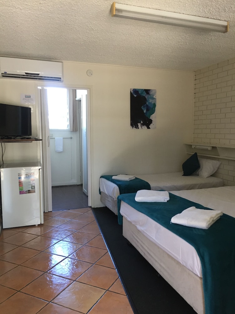 Premier Twin Room photo 2