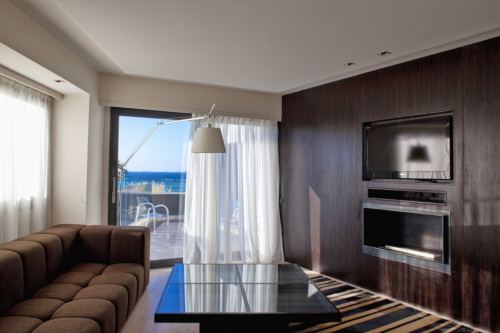 Deluxe Suite, Sea View - Photo 1