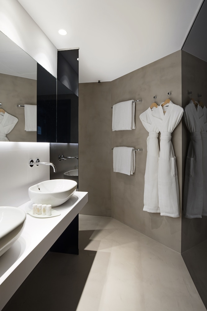 Suite (Modernist Suite) thumbnail 5