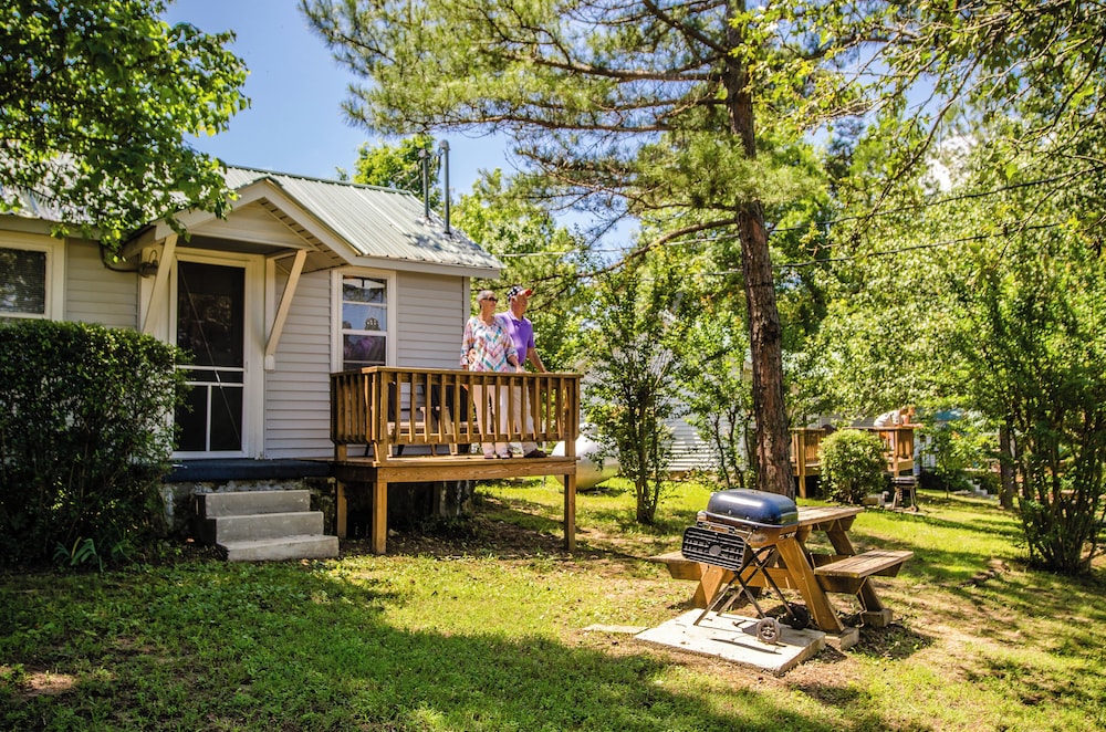 Deluxe Cabin photo 3