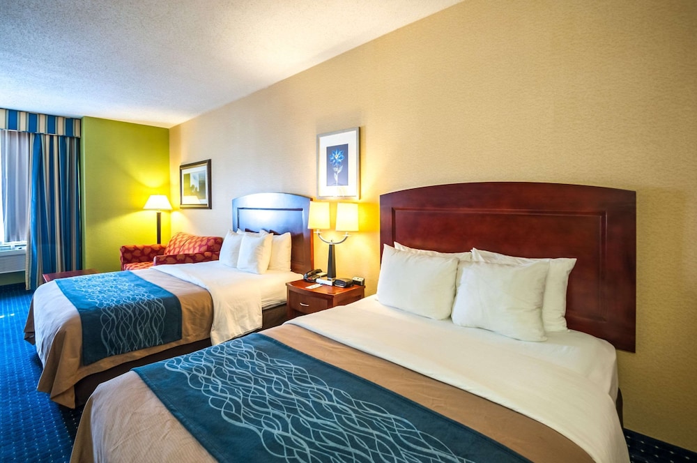 Standard Room, 2 Queen Beds, Non Smoking - Photo 1