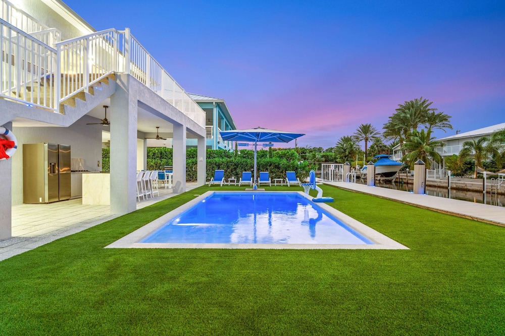 Saltwater Social Game Room Pool Dock Views, Billede 7