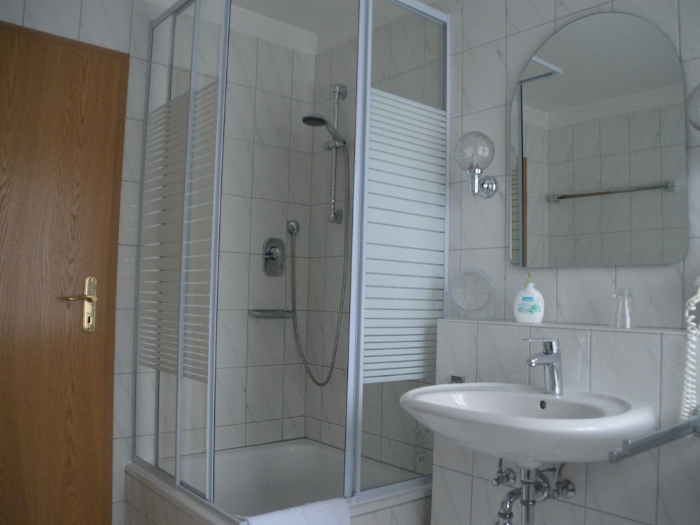 Classic Single Room, Private Bathroom - Photo 2