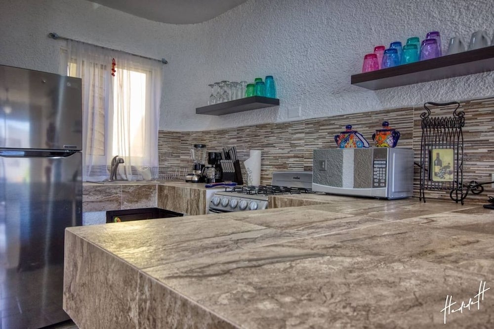 Comfort Villa, 2 Bedrooms, Pool Access photo 3