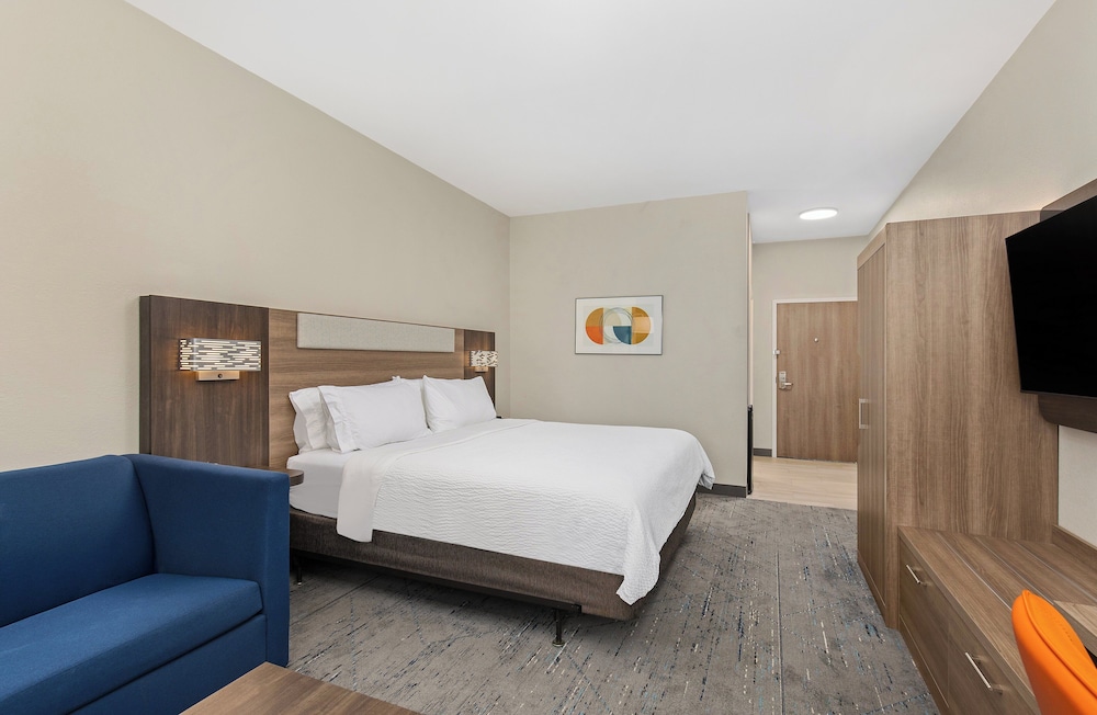 Standard Room, 1 King Bed with Sofa bed - Photo 10