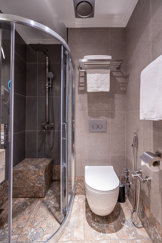 Standard Twin Room - Photo 8