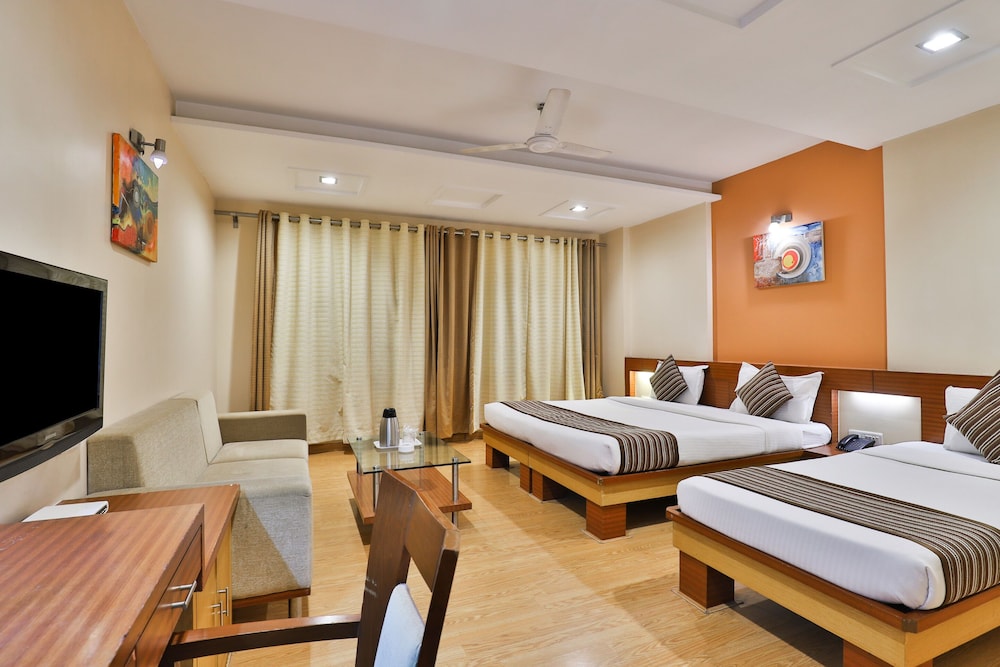 Executive Room - Photo 1