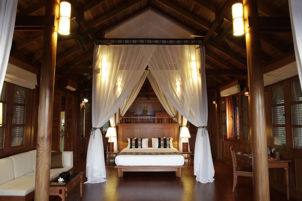 Bungalow, Beachfront photo 1