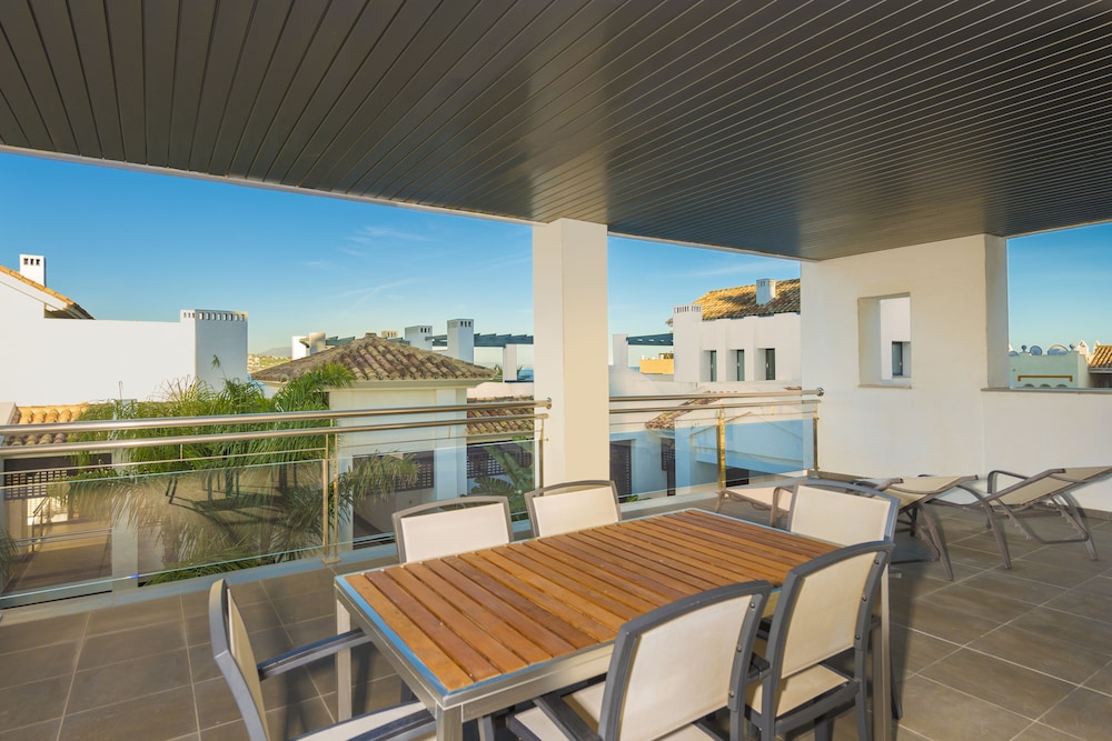 Suite, 2 Bedrooms (4 adults + 2 children)