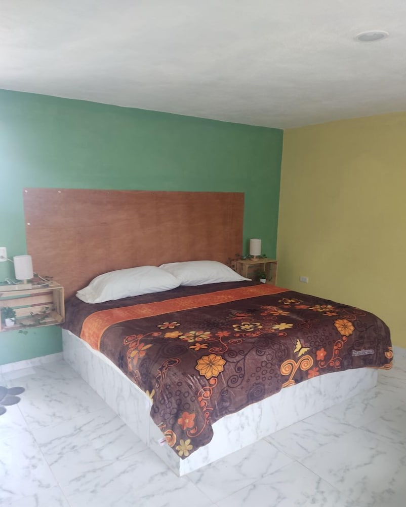 Classic Triple Room, Balcony, City View photo 3