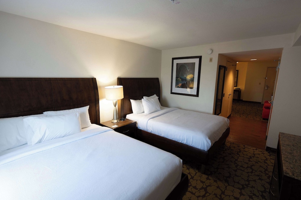 Room, 2 Queen Beds, Non Smoking - Photo 3