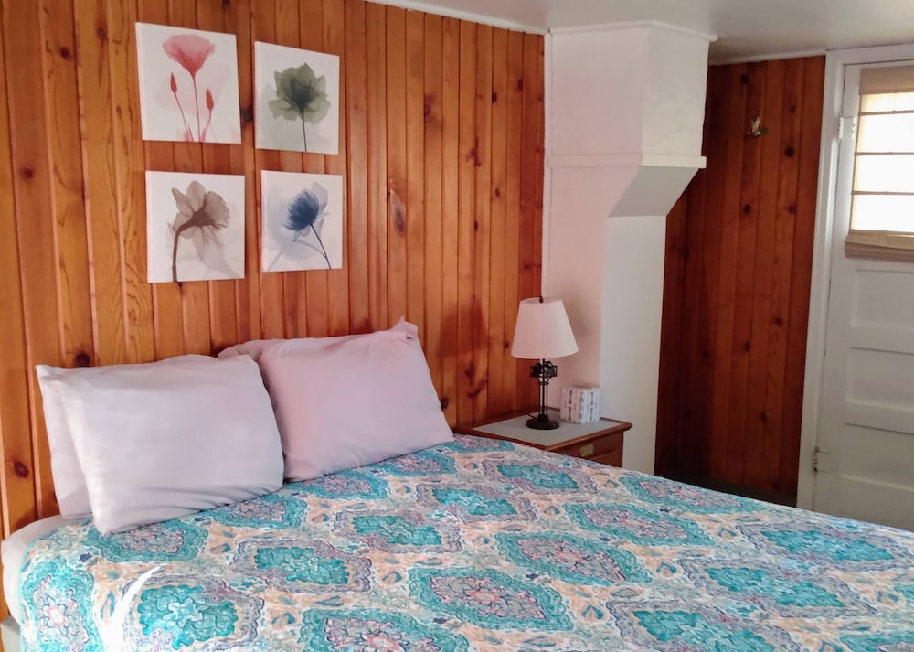 Hummingbird Room