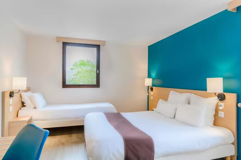 Standard Room, 2 Double Beds, Non Smoking - Photo 1
