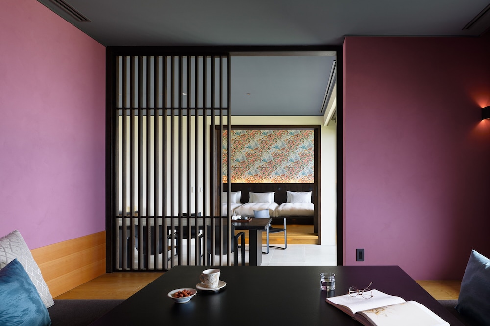Fushi (Deluxe Oceanfront Suite) - Photo 9