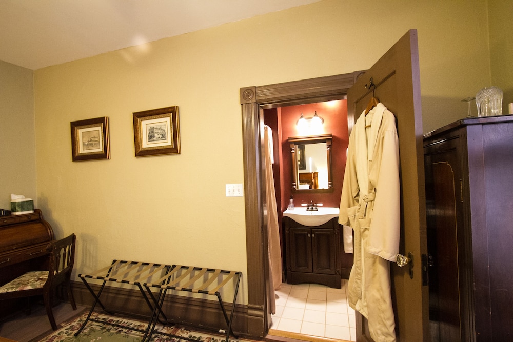 Room, Private Bathroom (Deschutes) photo 2