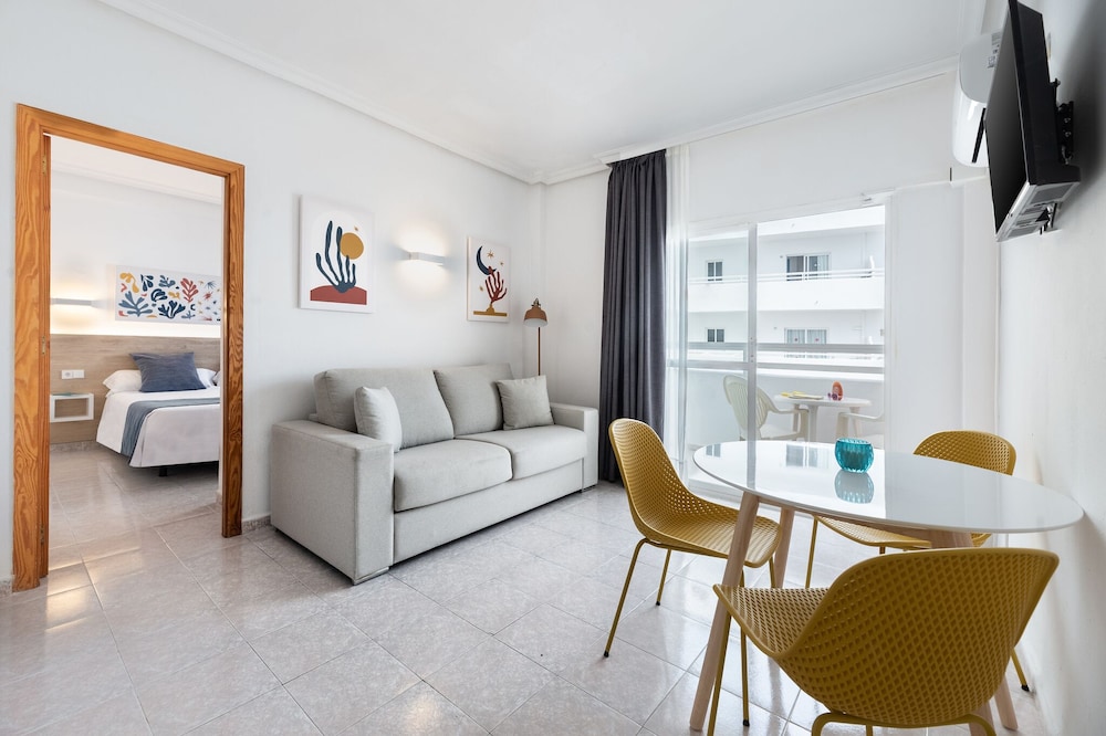 Apartment, 1 Bedroom, Sea View - Photo 3