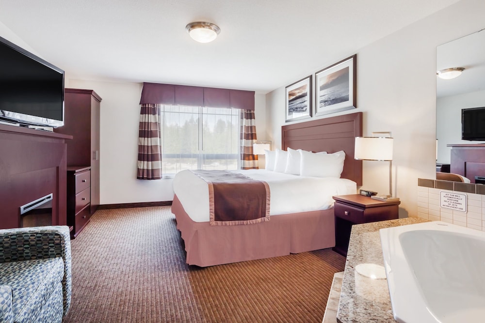 Suite, 1 King Bed, Non Smoking, Jetted Tub - Photo 1