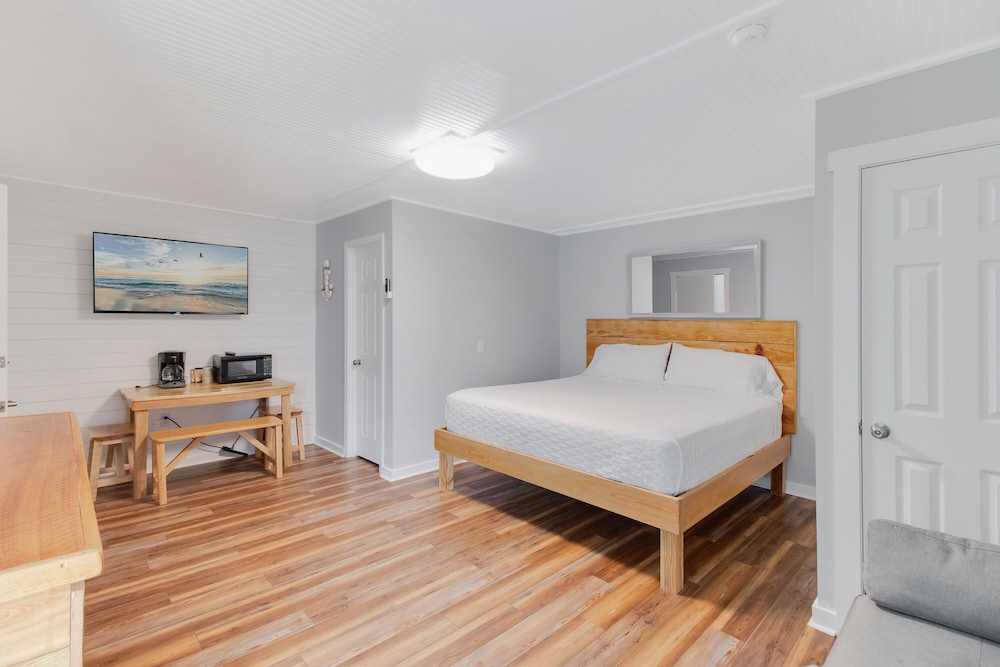 Comfort Room, 1 King Bed with Sofa bed photo 2