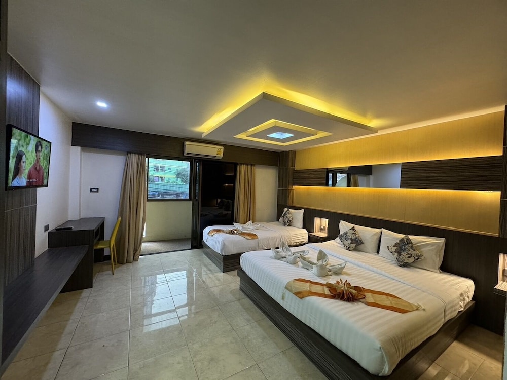 Deluxe Triple Room - Photo 14