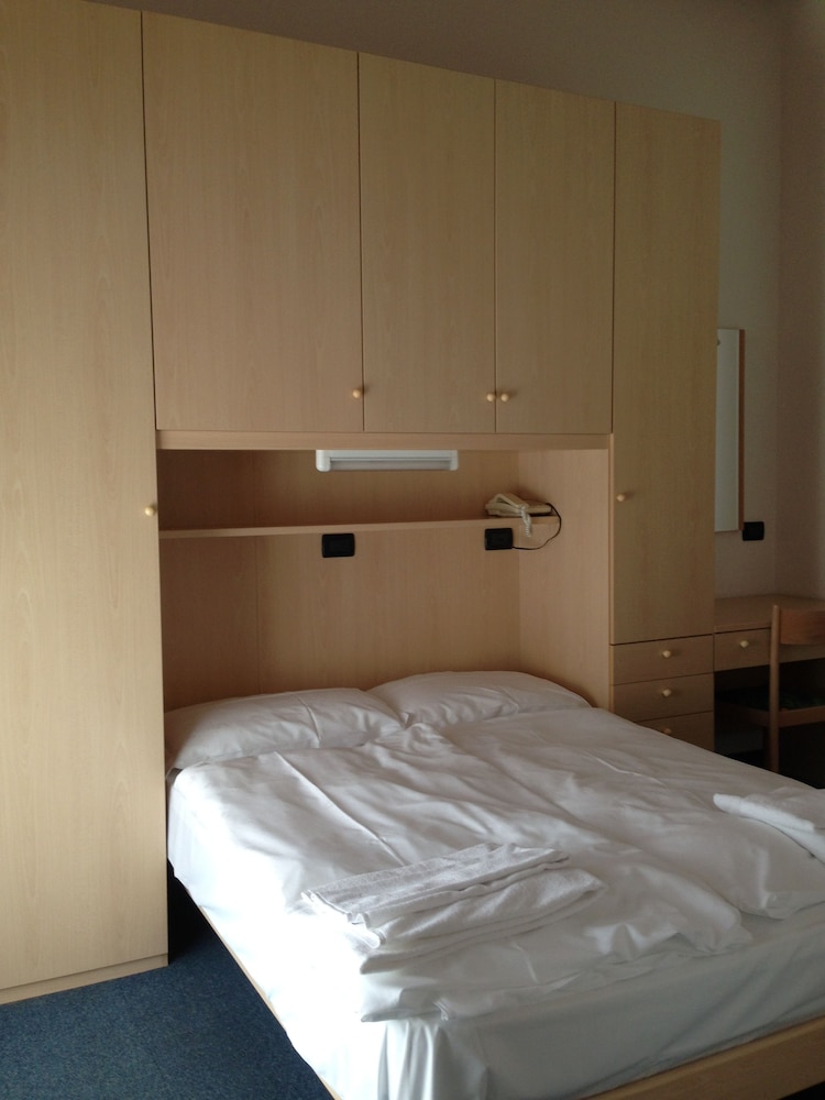Single Room, Balcony