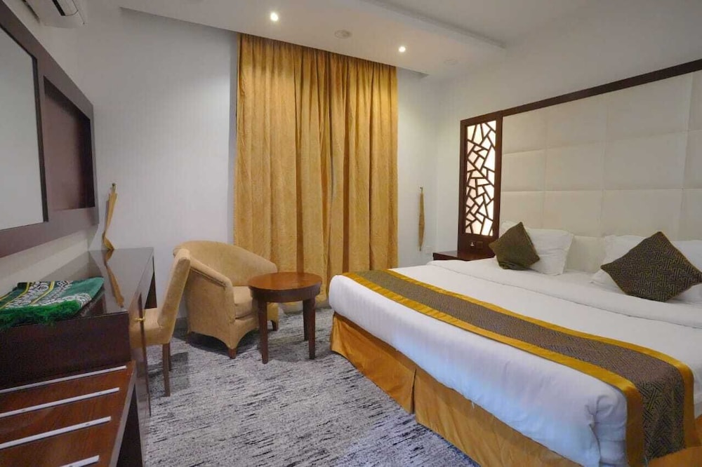 Deluxe Suite, 1 Bedroom, City View
