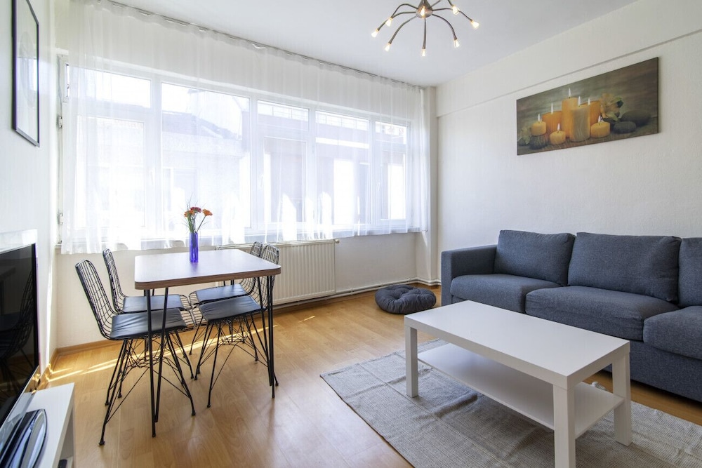 Apartment photo 3