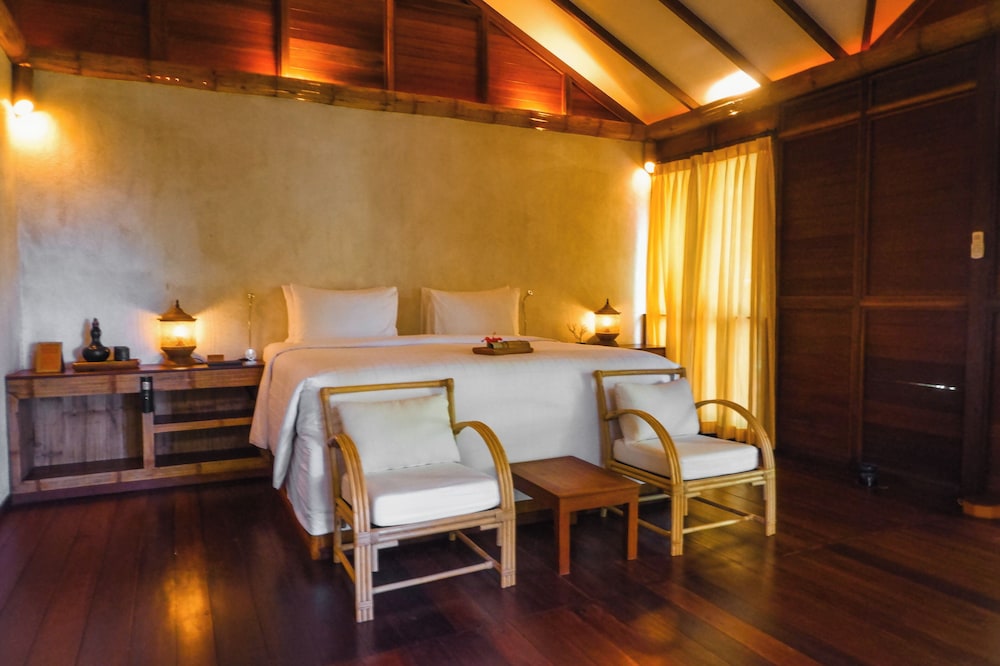 Standard Double Room, 1 King Bed, Balcony