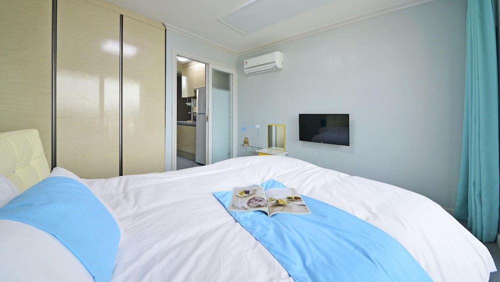 Basic Room, 1 Bedroom (301) - Photo 4
