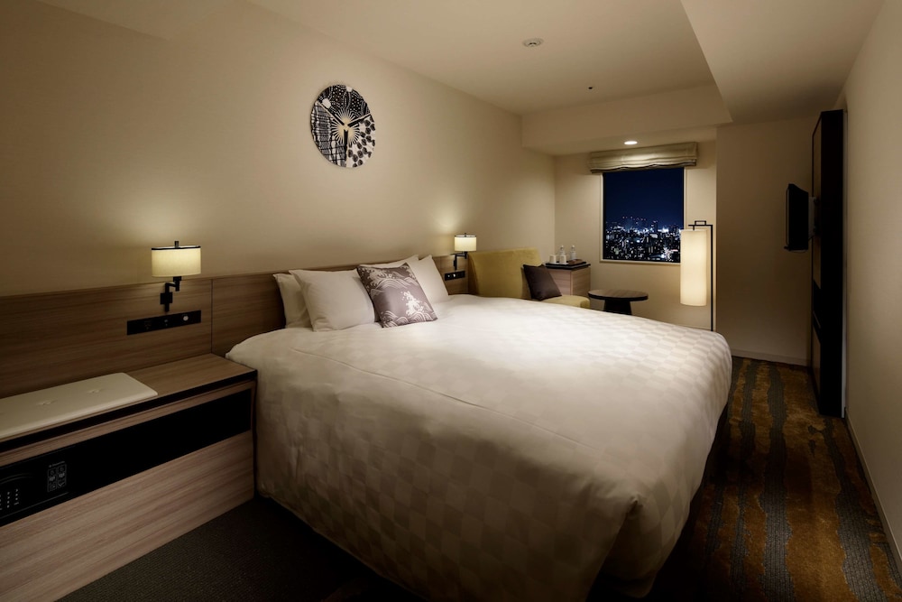 36th-37th Double Room, Non-Smoking (Panorama Floor)