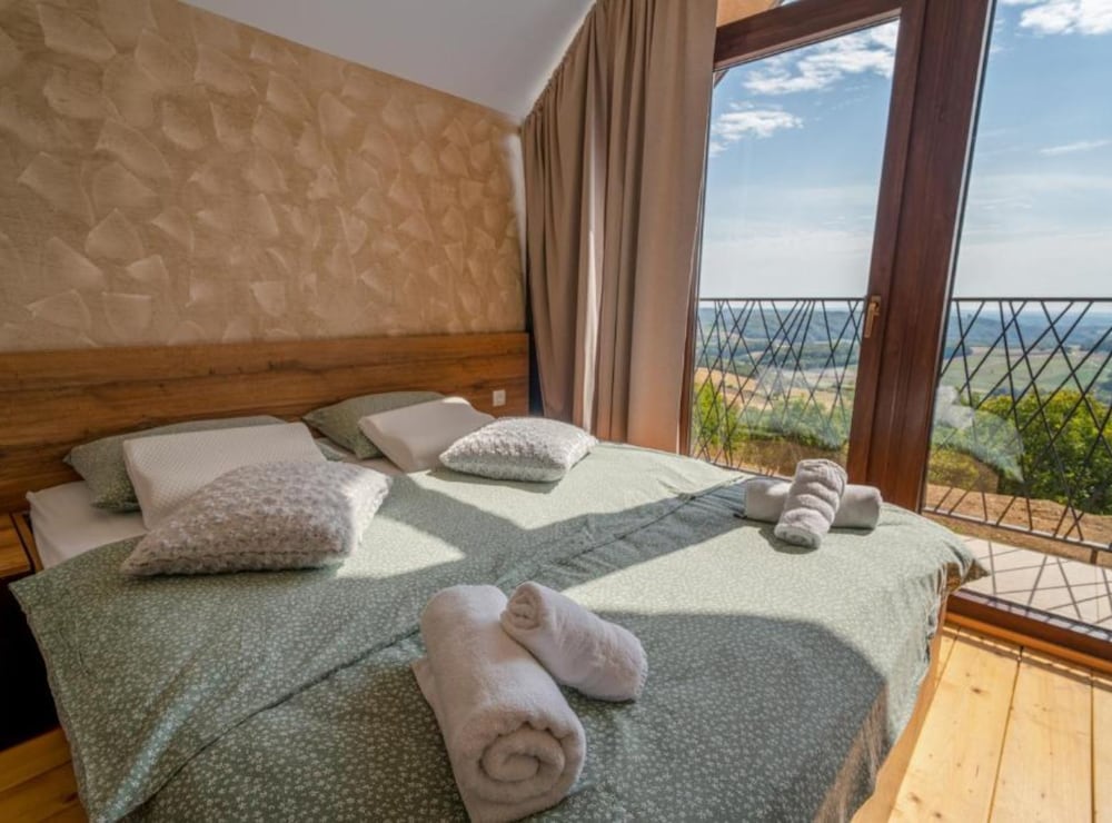 Villa (Four Bedroom Villa with Pool, Hot-Tub) photo 3
