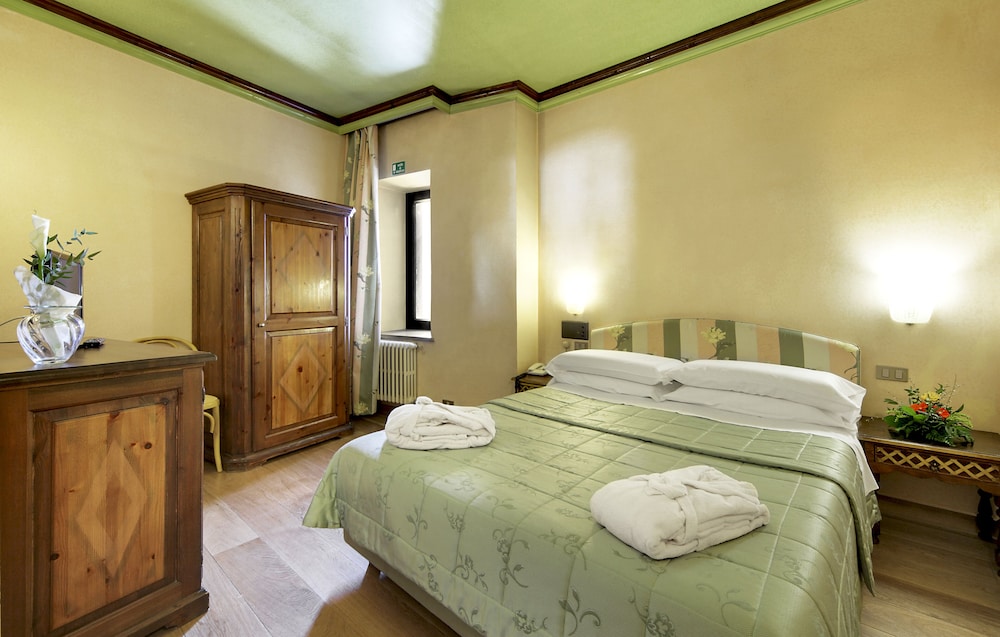 Standard Room photo 1