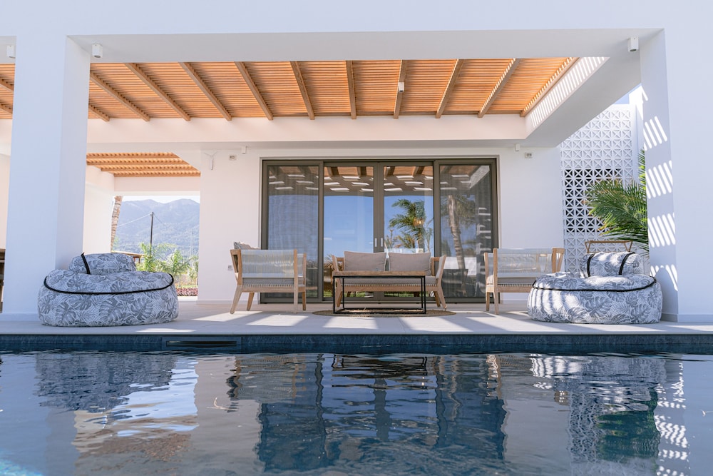 2 Bedroom villa with Tesla photo 2