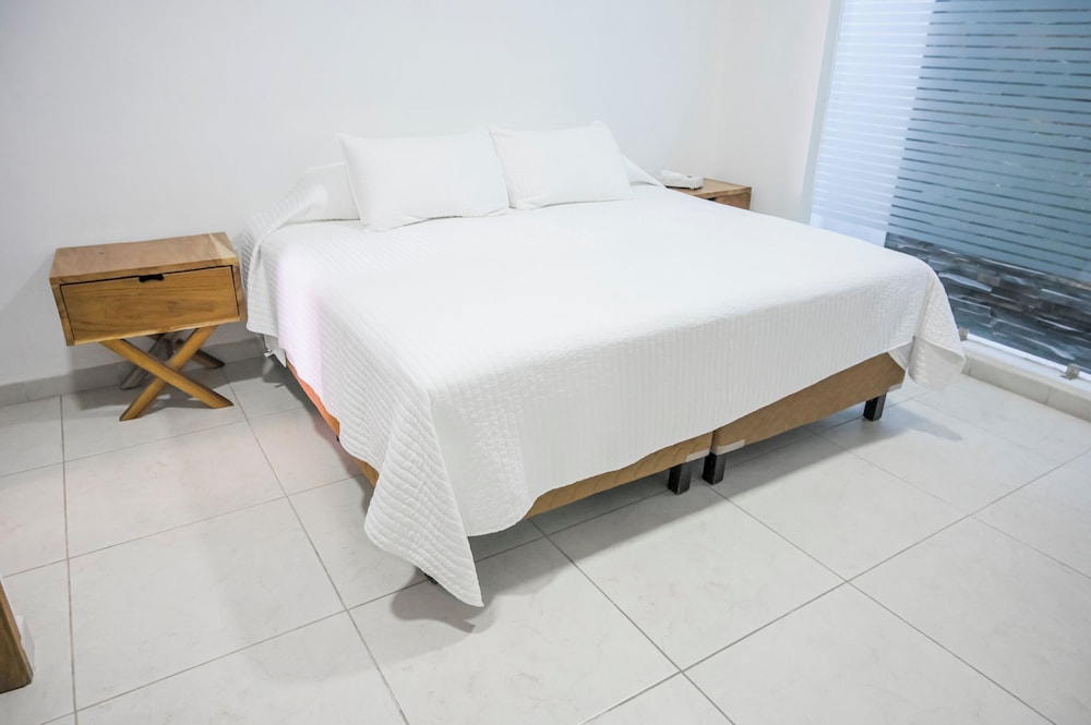 Basic Double or Twin Room, 1 King Bed, Courtyard View photo 1