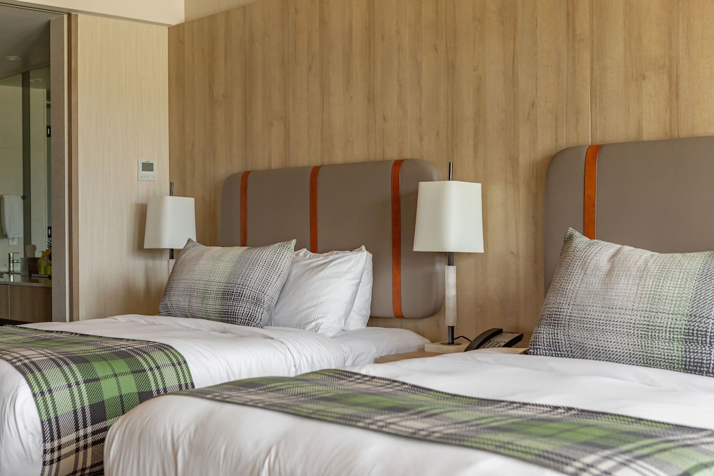 Nelson Luxury Double Queen Suite
