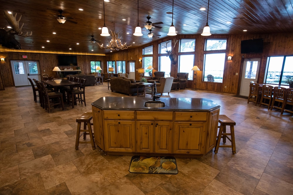 6 Bedroom Lodge