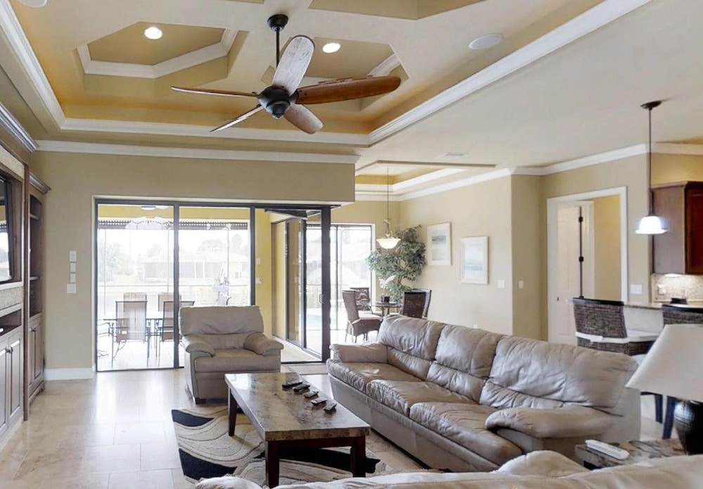 House, 3 Bedrooms, Private Pool, Canal View