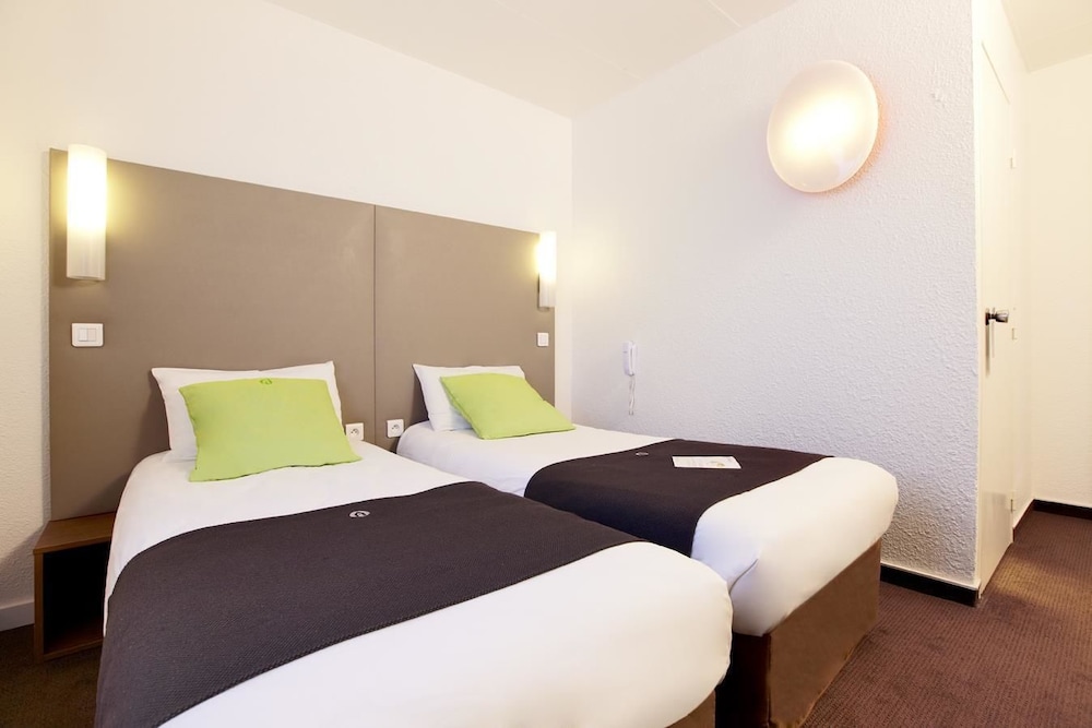 Standard Room, Multiple Beds - Photo 2