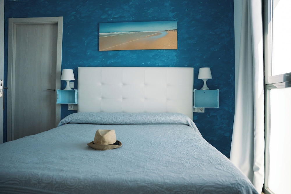Double room 7 with sea view from the bed