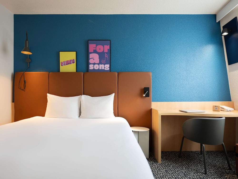 Standard Room, 1 Double Bed thumbnail 6