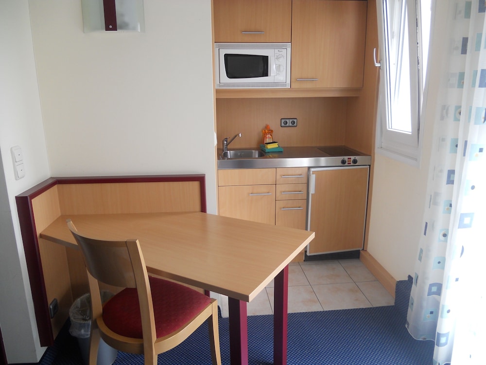 Business Apartment ( 1.4 m bed) photo 3