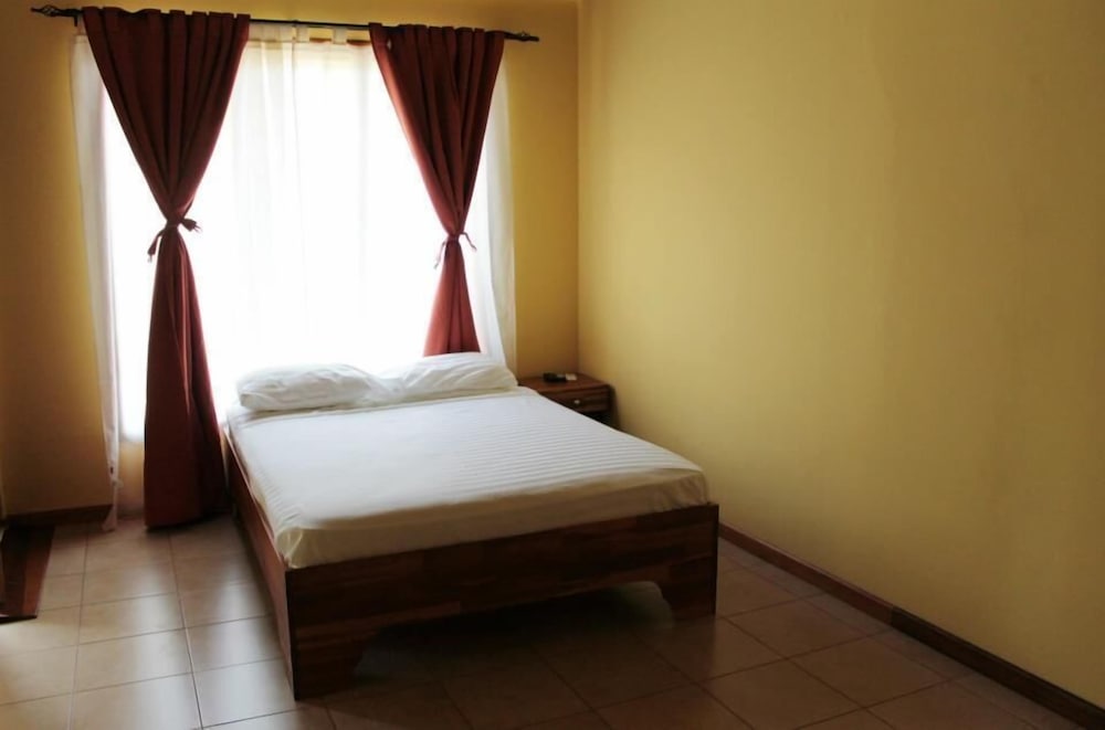 Standard Room, 1 Queen Bed photo 1