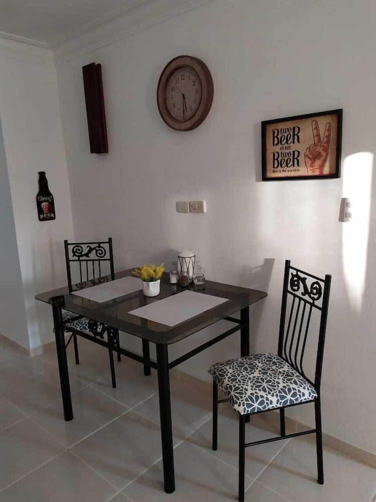 Luxury One Bedroom Condo With Balcony (Top Floor) photo 2