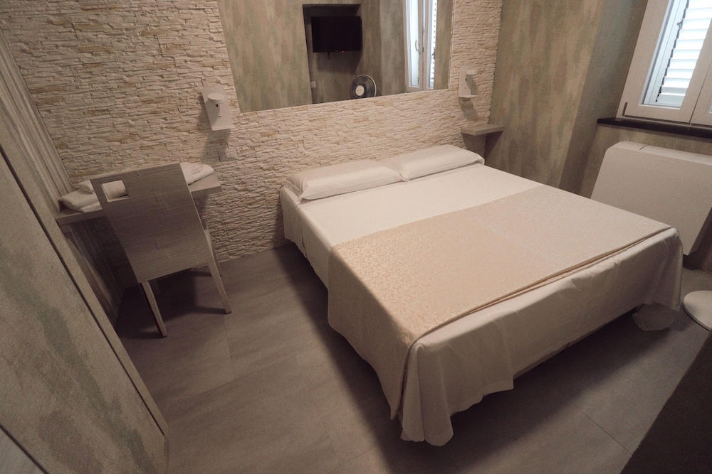 Basic Double Room photo 1